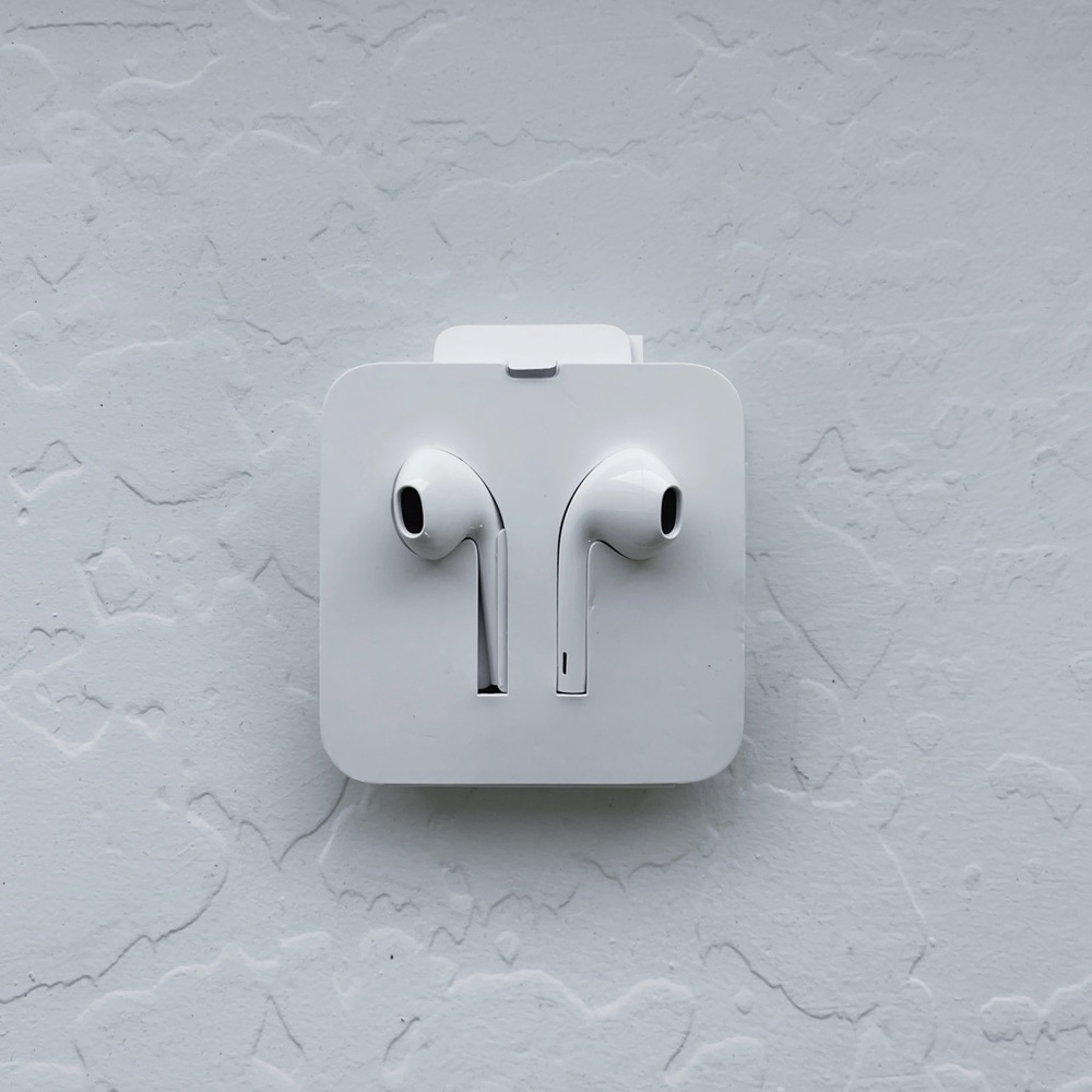 Apple Wired EarPods with Remote and Mic